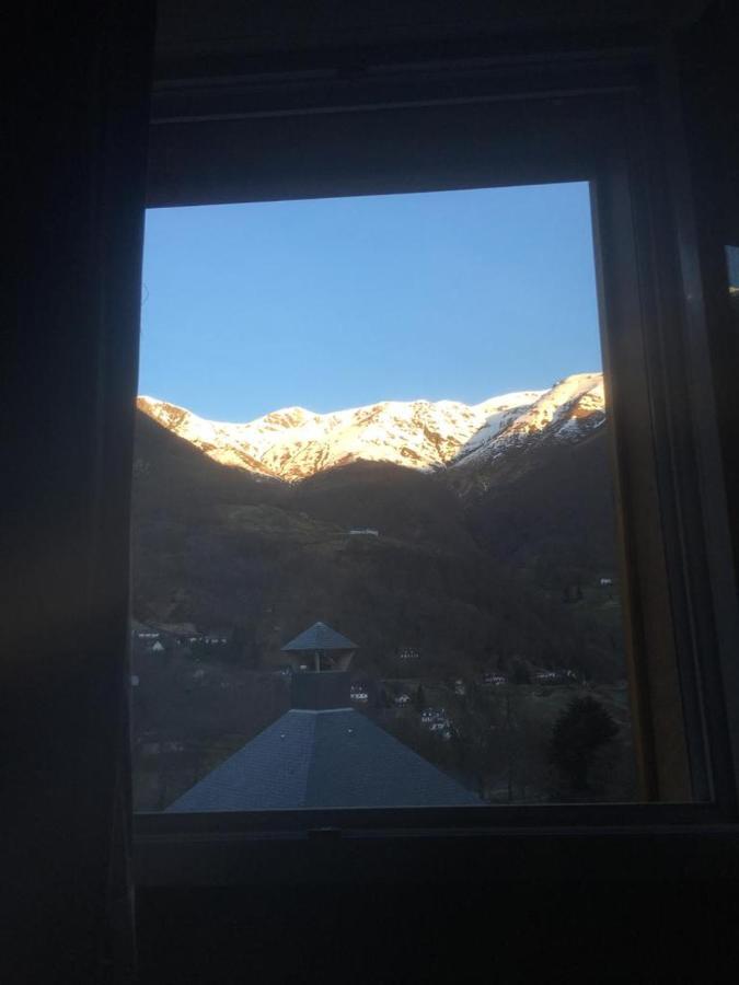 Appartement 4/6 pers 38m2, vue montagne, piscine chauffée, 500m centre ville Cauterets Esterno foto