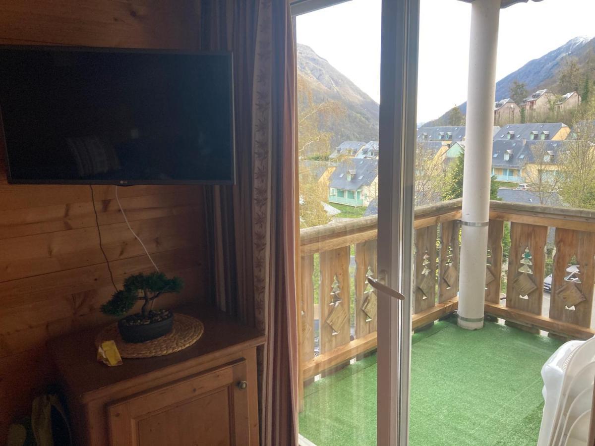 Appartement 4/6 pers 38m2, vue montagne, piscine chauffée, 500m centre ville Cauterets Esterno foto
