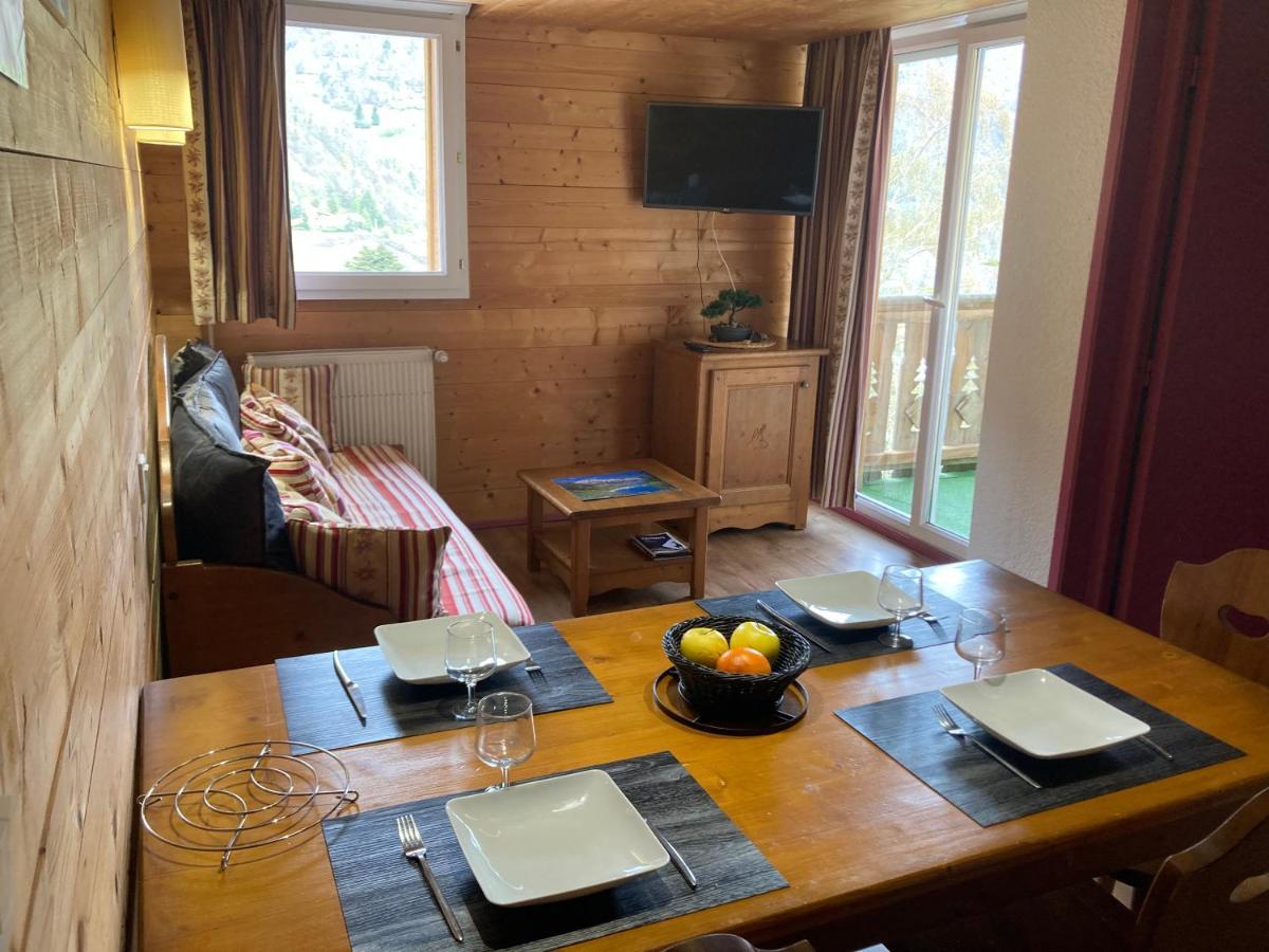 Appartement 4/6 pers 38m2, vue montagne, piscine chauffée, 500m centre ville Cauterets Esterno foto