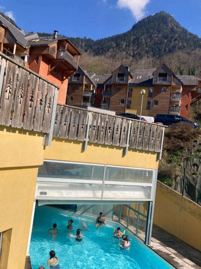 Appartement 4/6 pers 38m2, vue montagne, piscine chauffée, 500m centre ville Cauterets Esterno foto